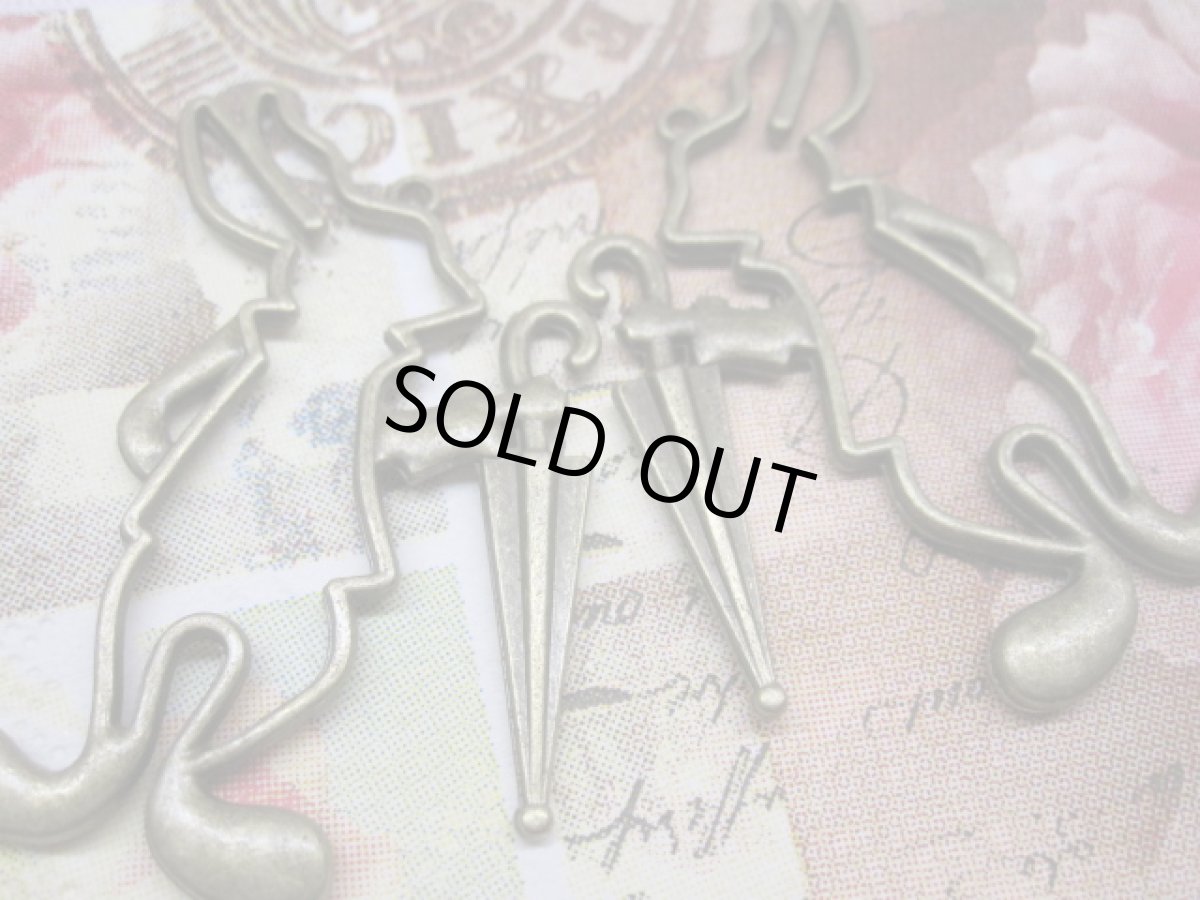 画像3: 傘持ちうさぎのレジン枠 (3)