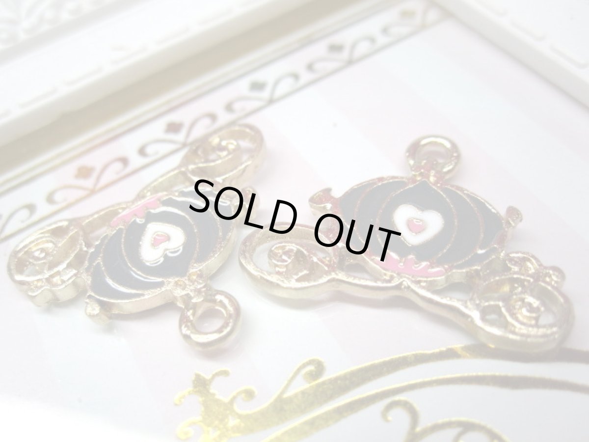 画像2: 馬車チャーム (2)